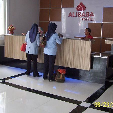 Alibaba Hotel Pangkalanbuun Esterno foto